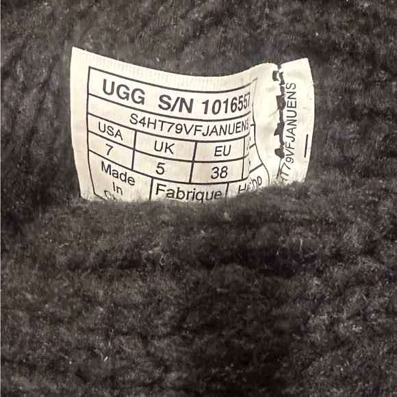 Uggs - Picture 6 of 6